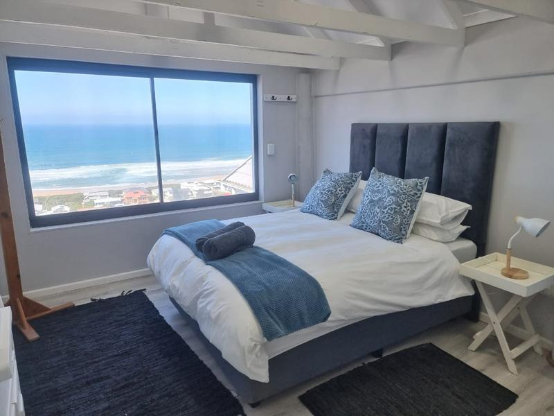 To Let 6 Bedroom Property for Rent in Outeniqua Strand Western Cape